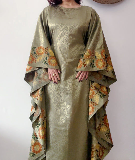 The Farasha- Tall (Embroiderer's Choice)